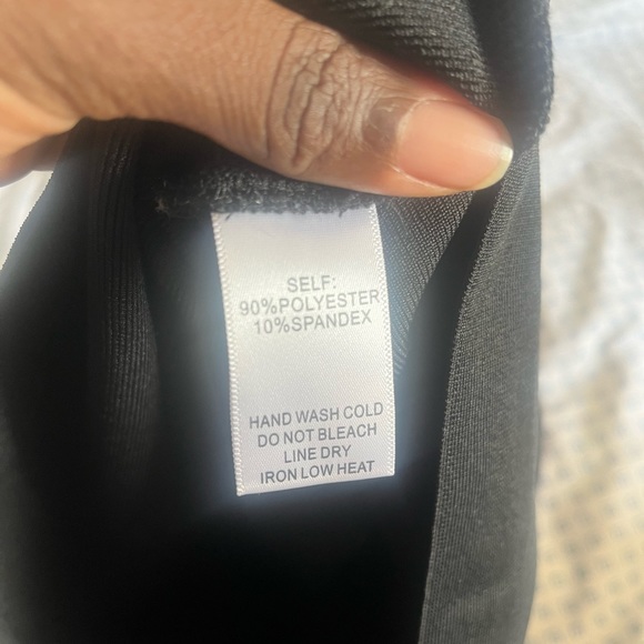 Black dress - Picture 5 of 5